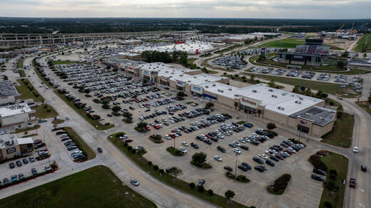 Valley Ranch Town Center Nears Full Occupancy with Addition of Wells Fargo and Popular Dining Tenants